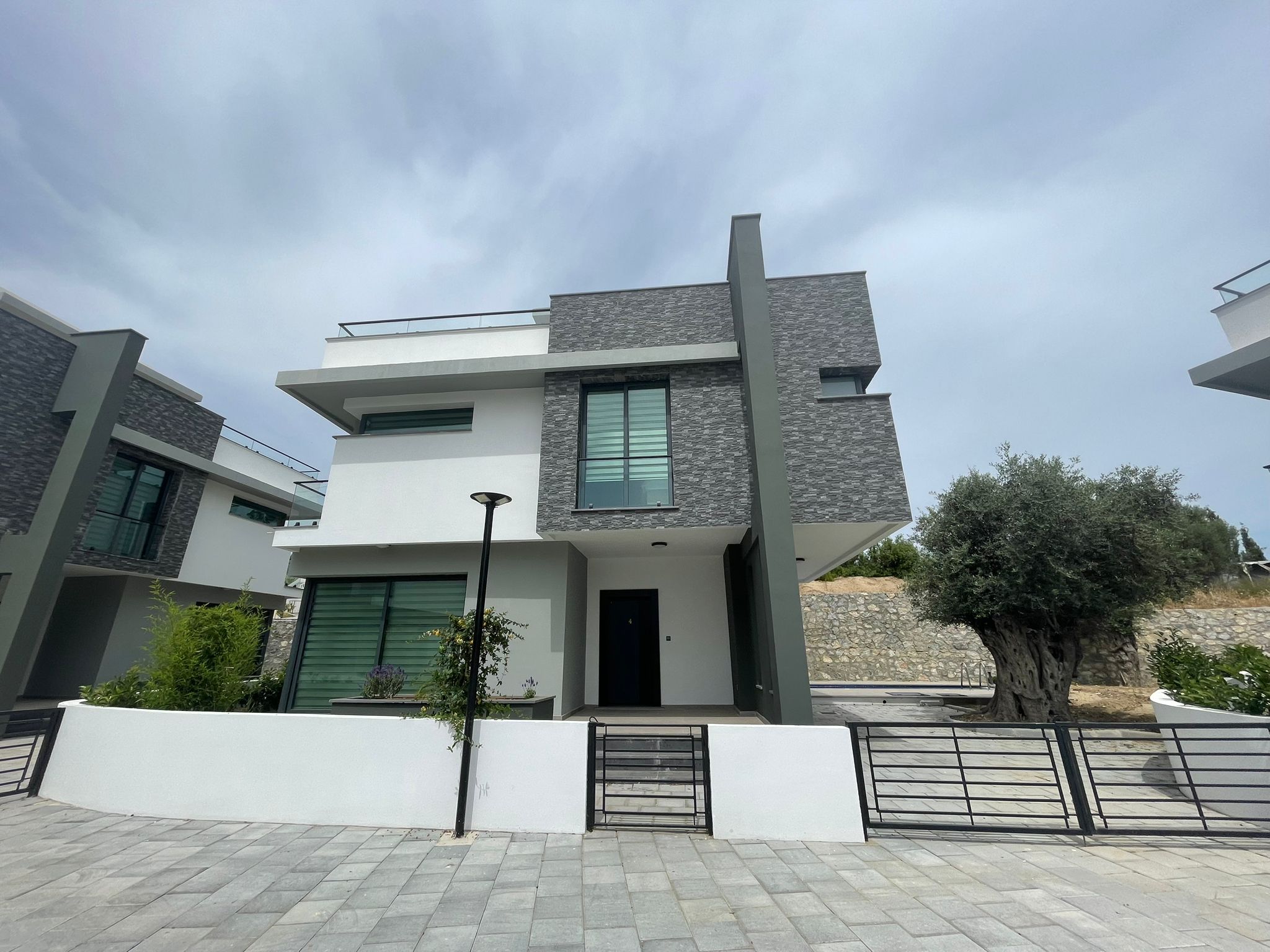 Fully furnished, modern 3+1 villa for sale in Ozanköy with private swimming pool, roof terrace and garden
