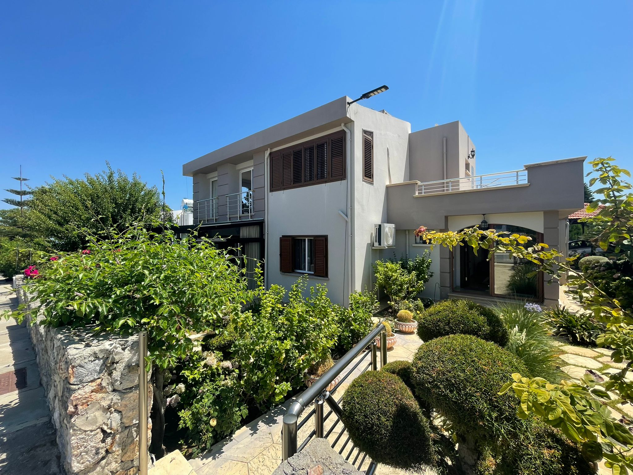 Antique styled 3+2 villa for sale in Çatalköy with a huge garden and mini private pool